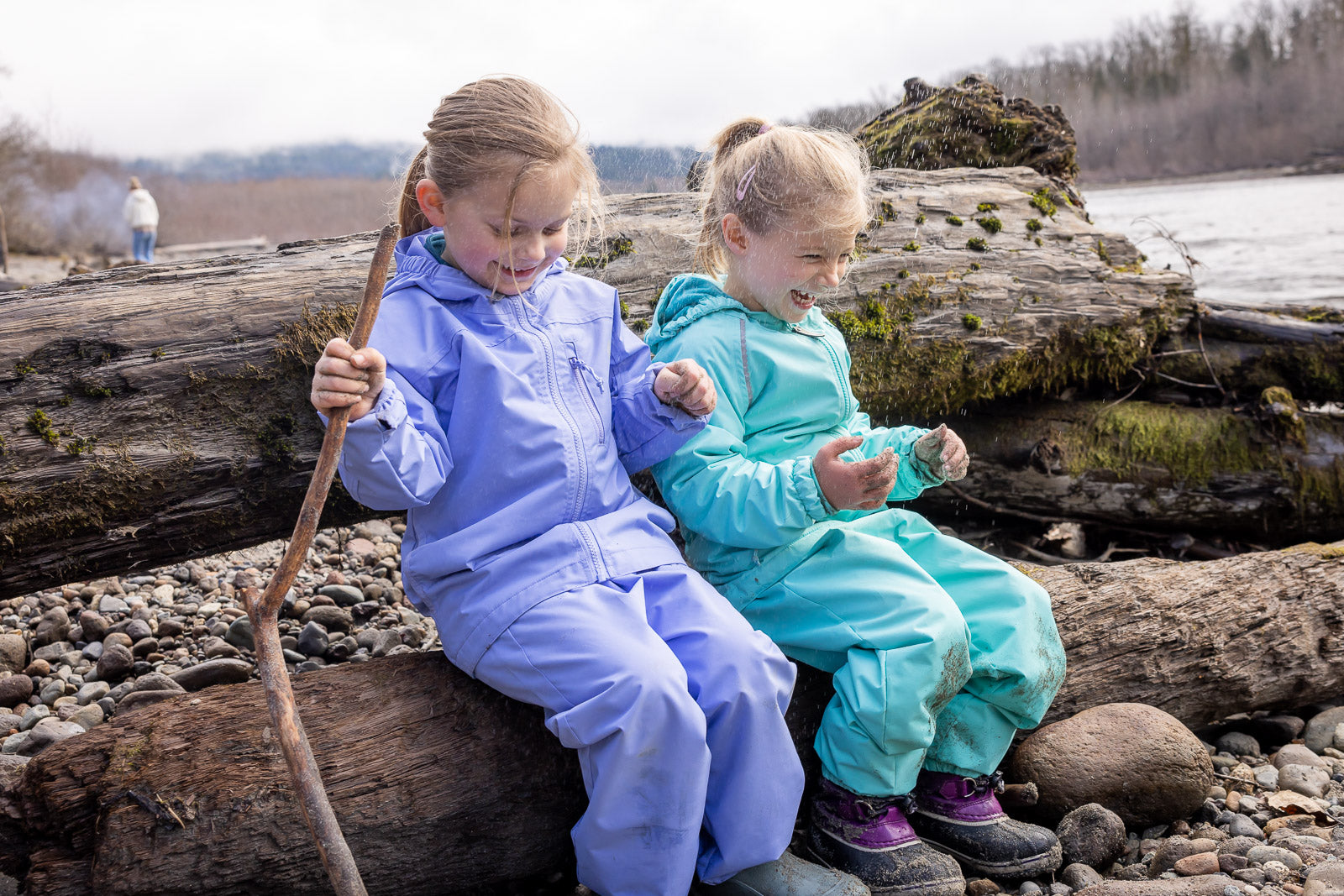 Kids jacket clearance with thumb holes